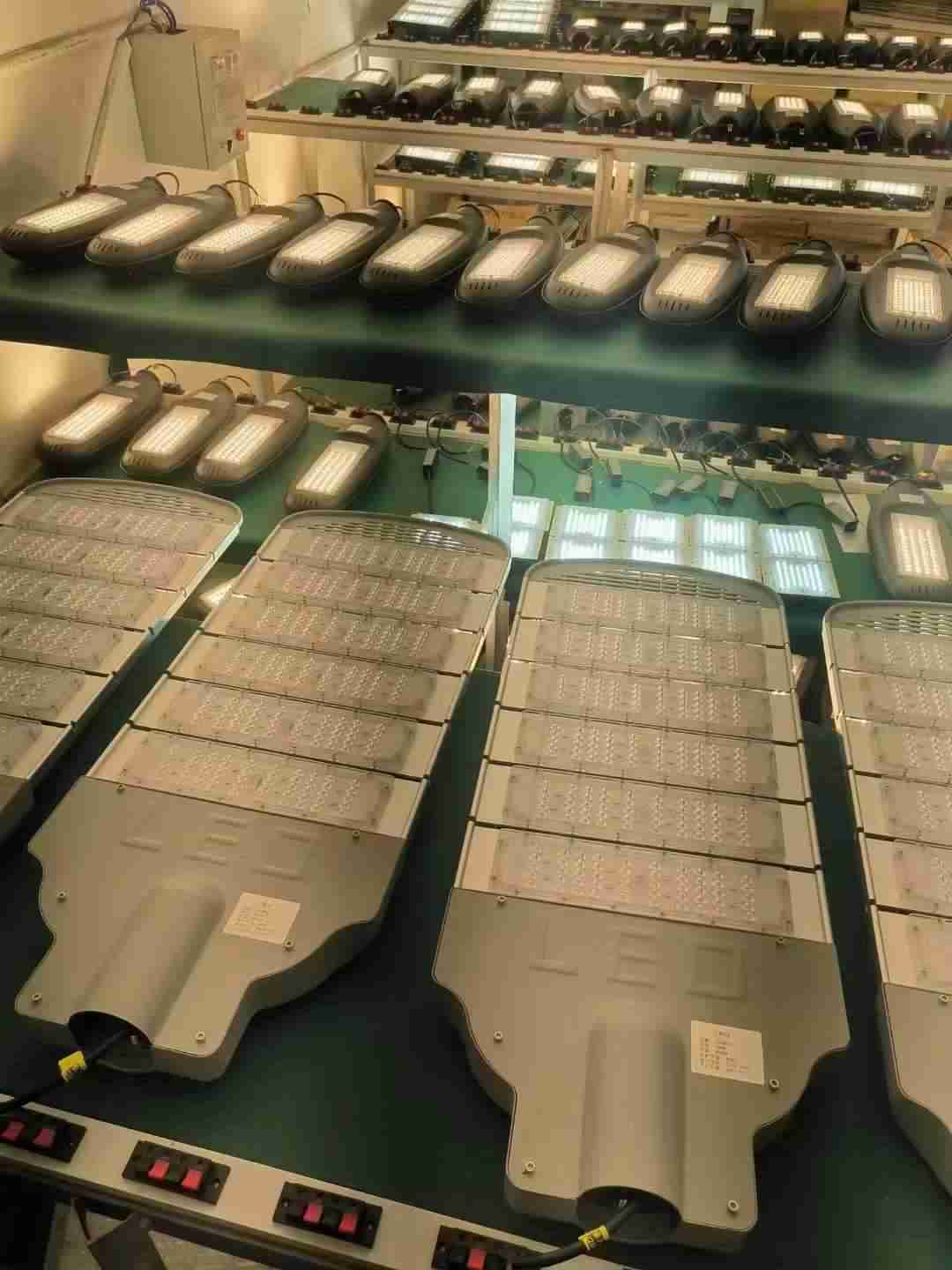 LED投光灯外壳对灯的重要性